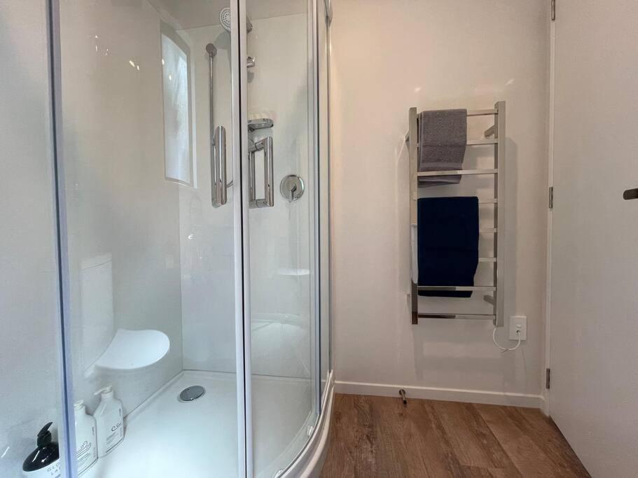 Peaceful 2Bed2Bath With Parking Close To Colombo St Christchurch Esterno foto