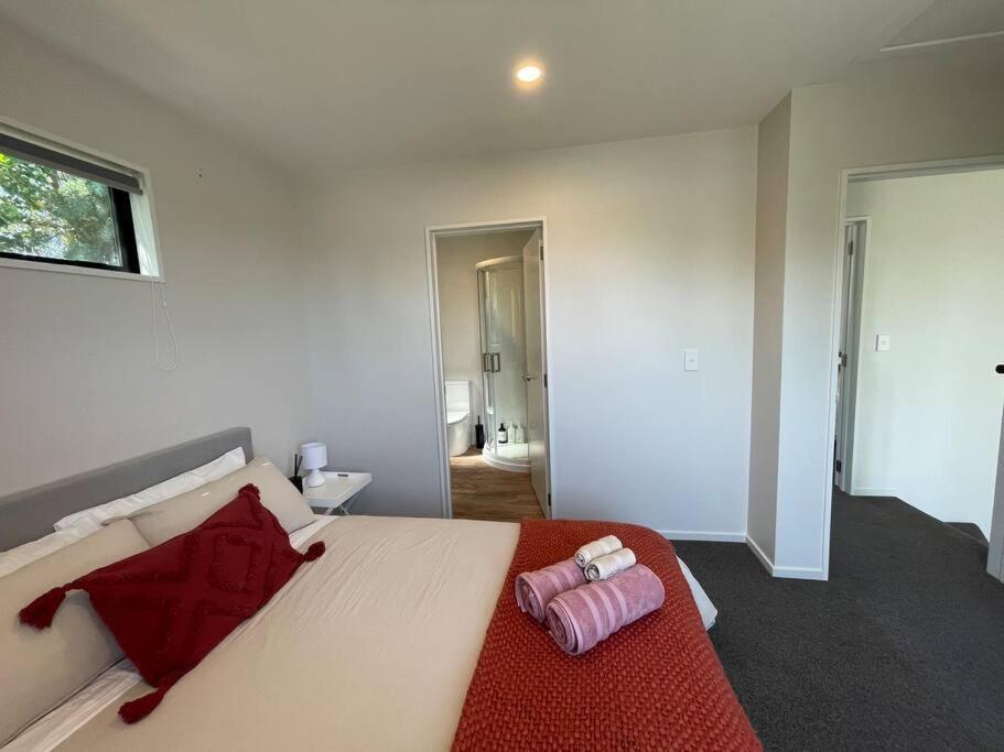 Peaceful 2Bed2Bath With Parking Close To Colombo St Christchurch Esterno foto
