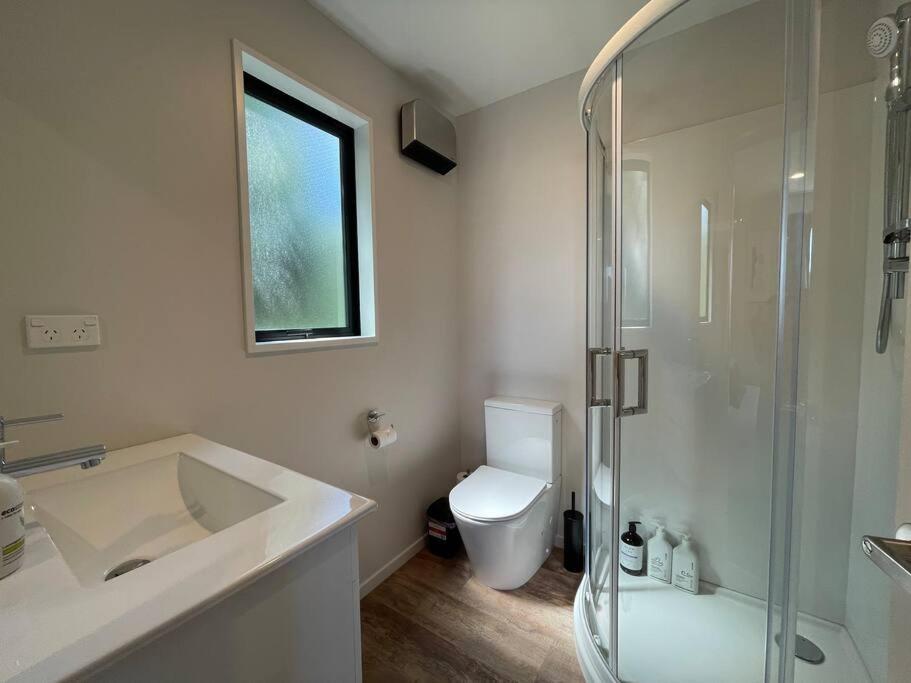 Peaceful 2Bed2Bath With Parking Close To Colombo St Christchurch Esterno foto