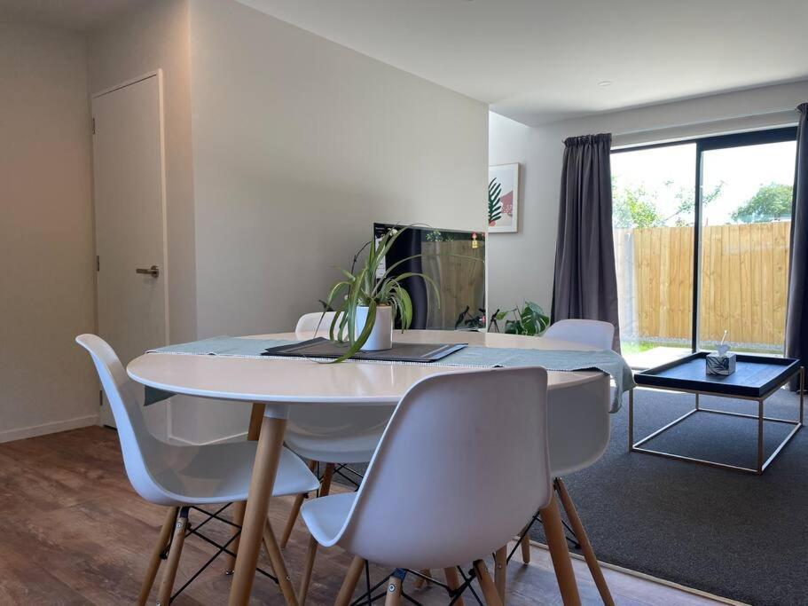 Peaceful 2Bed2Bath With Parking Close To Colombo St Christchurch Esterno foto