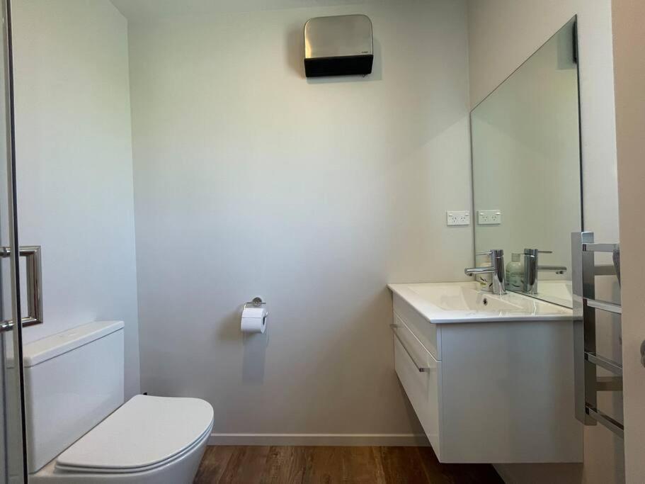 Peaceful 2Bed2Bath With Parking Close To Colombo St Christchurch Esterno foto