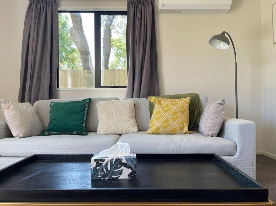 Peaceful 2Bed2Bath With Parking Close To Colombo St Christchurch Esterno foto